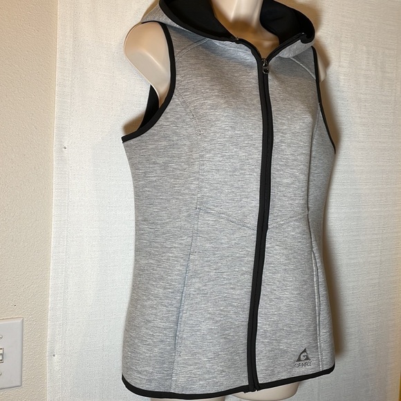 GERRY Vest Hooded Size Medium - Picture 3 of 8